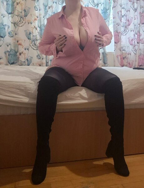 Blonda matura, 39 de ani. Cititi tot anuntul.